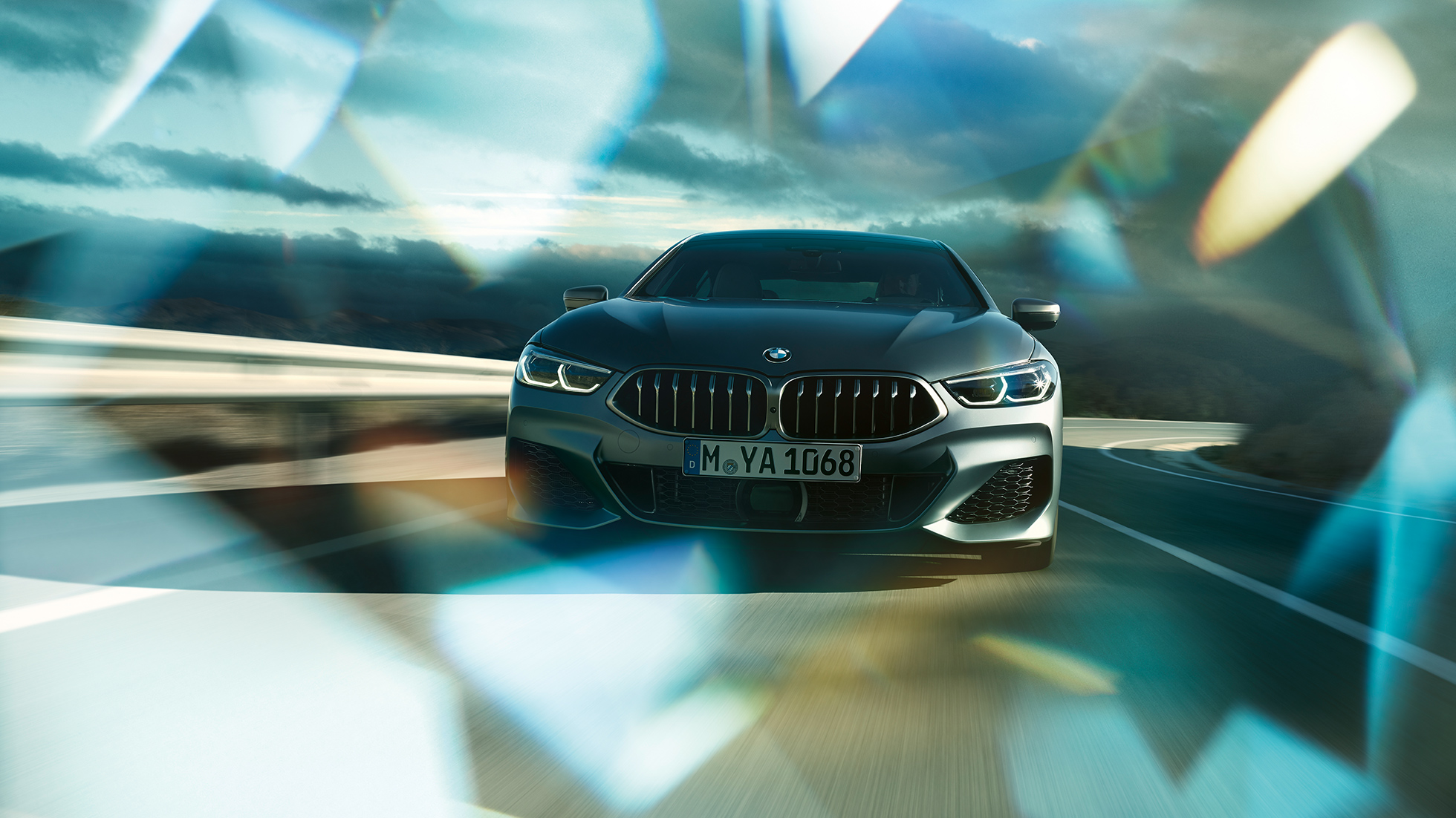 bmw-8series-gran-coupe-inspire-highlight-02-desktop-tablet