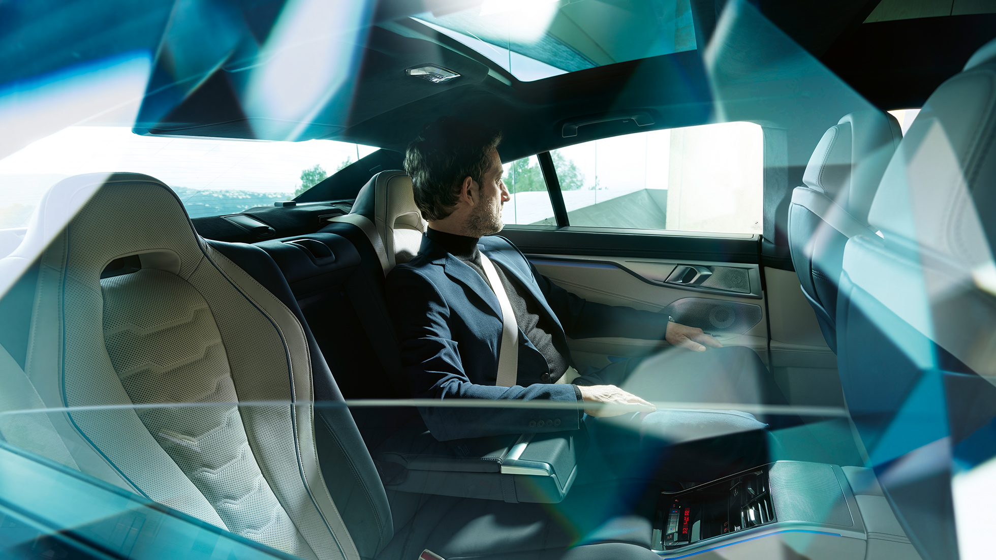 bmw-8series-gran-coupe-inspire-highlight-04-desktop-tablet